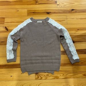 Listicle‎ Sweater